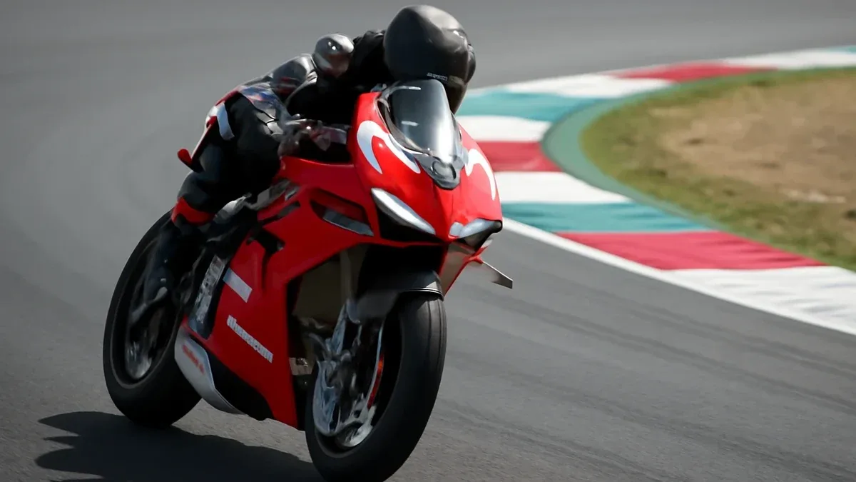 Carena sporca: quanto può incidere su velocità e consumi
