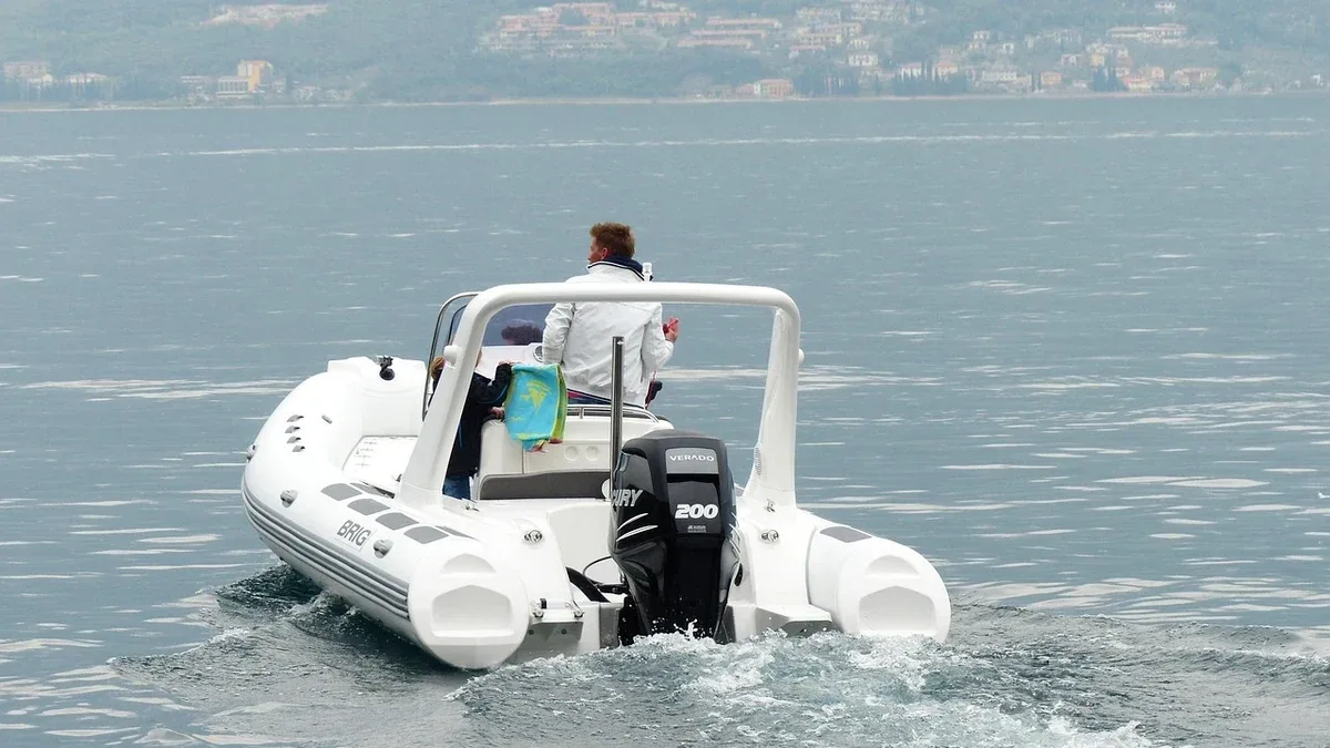 Gommone con tubolari grandi: come cambia lo spazio interno
